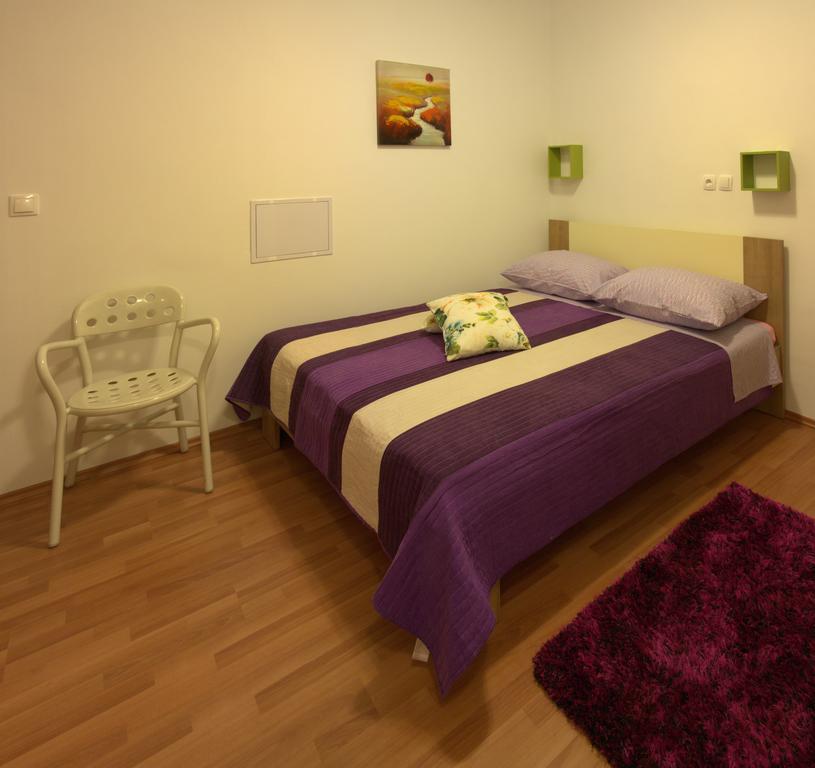 Apartament City Walls