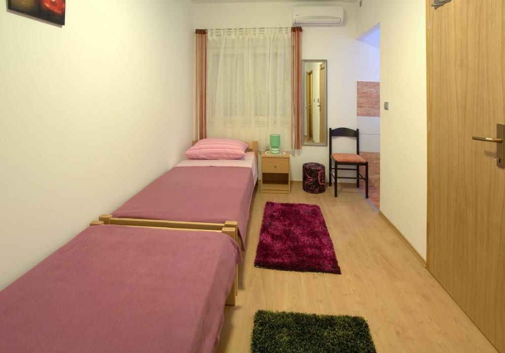 Apartament City Walls